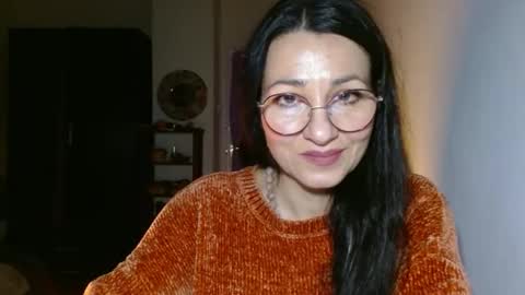 Snapshot of ginaoneon chatting on January 4, 11:27 pm GinaONeon online show from January 4, 11:27 pm