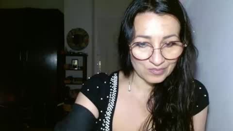 Snapshot of ginaoneon chatting on March 3, 9:05 pm GinaONeon online show from March 3, 9:05 pm