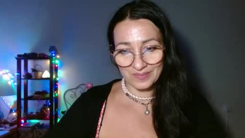 GinaONeon online show from November 5, 8:31 pm