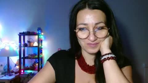 GinaONeon online show from November 6, 7:59 pm