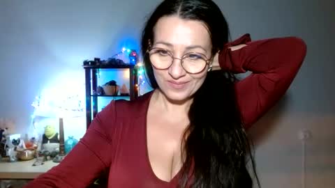 GinaONeon online show from December 4, 8:39 pm
