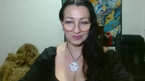 GinaONeon online show from March 17, 8:45 pm