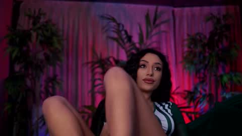 Gina online show from February 10, 8:02 pm