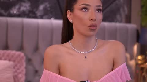 Gina online show from May 13, 7:11 pm