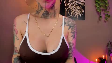 Snapshot of ginebraafxx_ chatting on February 2, 4:38 pm Ginebra online show from February 2, 4:38 pm