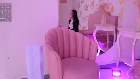 Snapshot of ginevra_esposito chatting on February 18, 12:45 pm Ginn online show from February 18, 12:45 pm