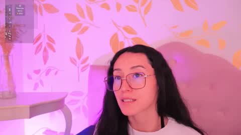 Snapshot of ginevra_esposito chatting on March 23, 12:42 pm Ginn online show from March 23, 12:42 pm