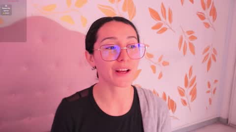 Snapshot of ginevra_esposito chatting on March 24, 12:54 pm Ginn online show from March 24, 12:54 pm