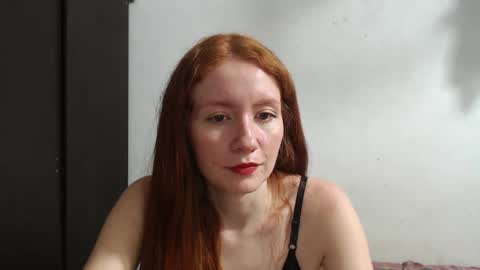 Snapshot of ginger_giirl chatting on December 7, 8:00 am Ginger online show from December 7, 8:00 am