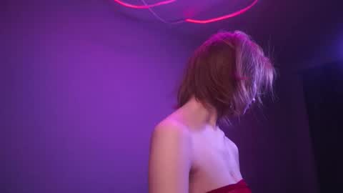        im expecting 350 thumbs up on my altar   online show from September 29, 10:14 pm