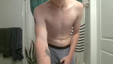 Snapshot of gingerbr3ad121 chatting on September 15, 8:20 pm Gingerbr3ad121 online show from September 15, 8:20 pm