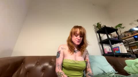 Snapshot of gingerbredbabe7 chatting on March 30, 2:34 am gingerbredbabe7 online show from March 30, 2:34 am