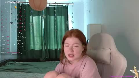 gingercute17 online show from March 19, 5:11 am