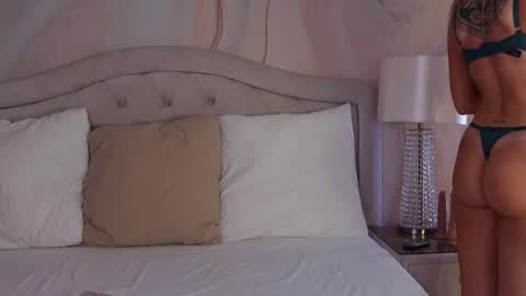 Snapshot of gingerellis chatting on November 7, 5:18 am Ginger online show from November 7, 5:18 am