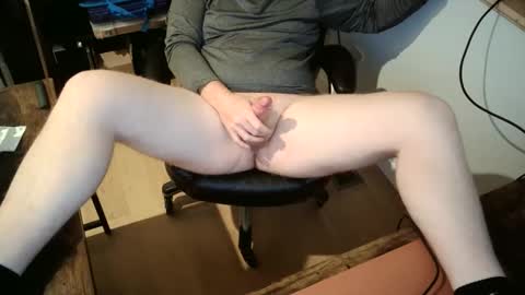 Snapshot of gingermooncum chatting on April 29, 3:43 am gingermooncum online show from April 29, 3:43 am