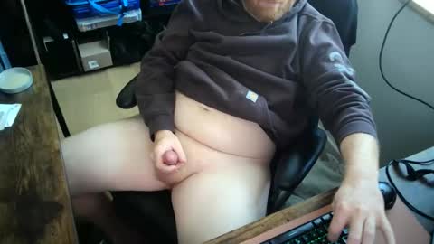 Snapshot of gingermooncum chatting on April 29, 6:14 pm gingermooncum online show from April 29, 6:14 pm