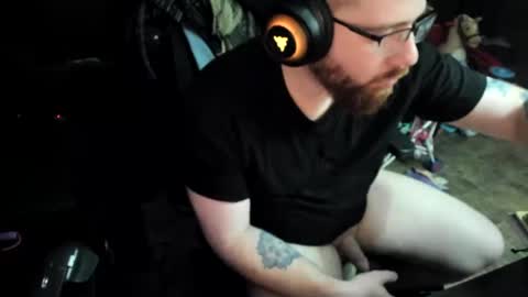 Snapshot of ginguy chatting on December 18, 7:15 am Ginguy online show from December 18, 7:15 am