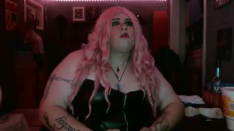 Snapshot of ginny_dominatrix chatting on December 22, 12:40 am ginny ray online show from December 22, 12:40 am