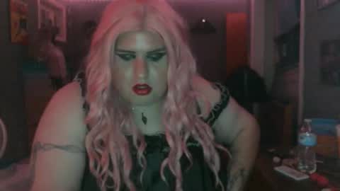 Snapshot of ginny_dominatrix chatting on December 22, 5:21 pm ginny ray online show from December 22, 5:21 pm