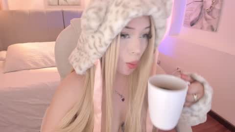 Kendall online show from January 13, 2:42 pm