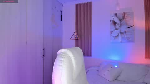 Kendall online show from January 19, 5:18 pm