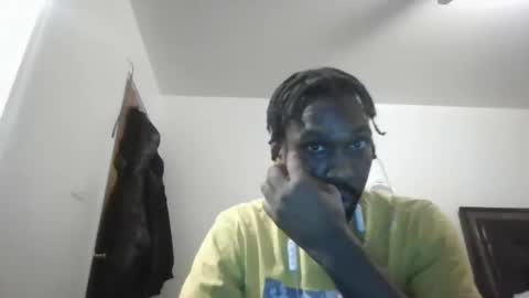 Snapshot of gino_crazy87 chatting on January 21, 4:10 am gino_crazy87 online show from January 21, 4:10 am