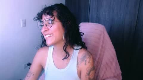giny_bean online show from May 6, 10:04 pm