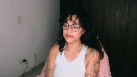 giny_bean online show from May 12, 9:50 am