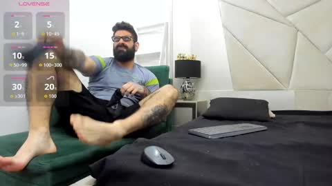 gio_lorenz online show from October 7, 1:19 pm