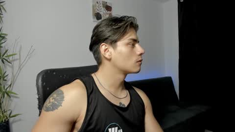 Snapshot of gio_russo chatting on December 15, 3:02 am GioRusso online show from December 15, 3:02 am