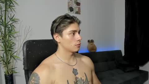 Snapshot of gio_russo chatting on December 28, 6:06 am GioRusso online show from December 28, 6:06 am