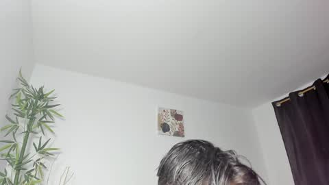 Snapshot of gio_russo chatting on January 4, 8:27 pm GioRusso online show from January 4, 8:27 pm