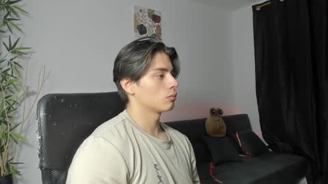 Snapshot of gio_russo chatting on January 5, 10:50 pm GioRusso online show from January 5, 10:50 pm