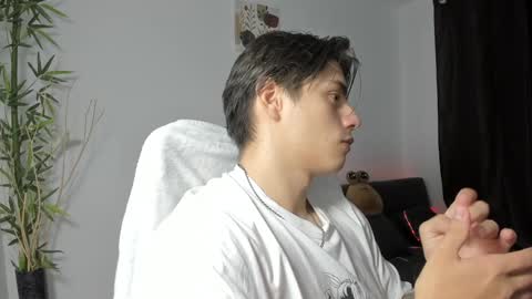 Snapshot of gio_russo chatting on January 6, 10:05 pm GioRusso online show from January 6, 10:05 pm