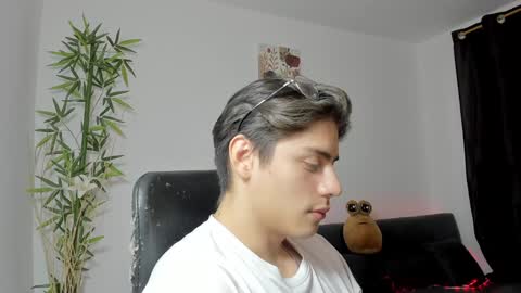 Snapshot of gio_russo chatting on January 9, 2:22 am GioRusso online show from January 9, 2:22 am