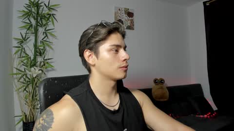 Snapshot of gio_russo chatting on January 10, 2:25 am GioRusso online show from January 10, 2:25 am