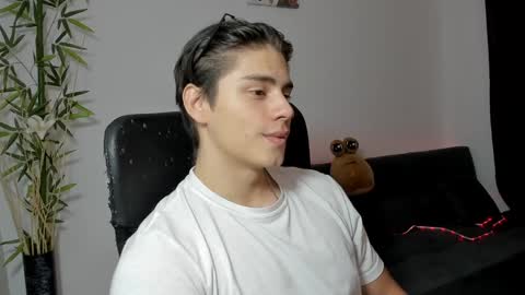 Snapshot of gio_russo chatting on January 12, 5:45 am GioRusso online show from January 12, 5:45 am