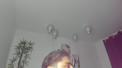 Snapshot of gio_russo chatting on January 18, 2:25 am GioRusso online show from January 18, 2:25 am