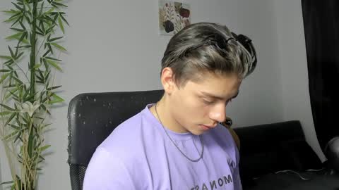 Snapshot of gio_russo chatting on January 27, 2:10 am GioRusso online show from January 27, 2:10 am