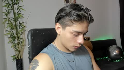 Snapshot of gio_russo chatting on January 27, 10:38 pm GioRusso online show from January 27, 10:38 pm