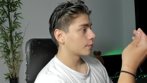 Snapshot of gio_russo chatting on January 29, 1:49 pm GioRusso online show from January 29, 1:49 pm