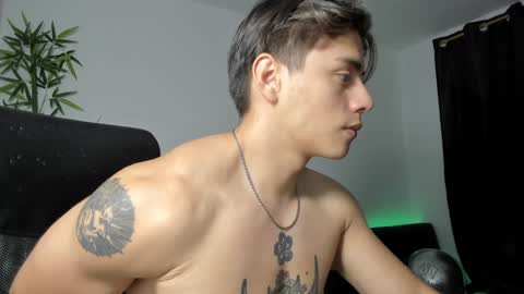 Snapshot of gio_russo chatting on January 29, 7:53 pm GioRusso online show from January 29, 7:53 pm