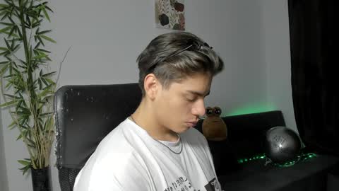 Snapshot of gio_russo chatting on January 30, 2:15 pm GioRusso online show from January 30, 2:15 pm