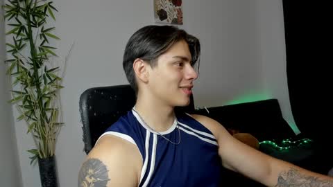 Snapshot of gio_russo chatting on February 6, 12:00 am GioRusso online show from February 6, 12:00 am