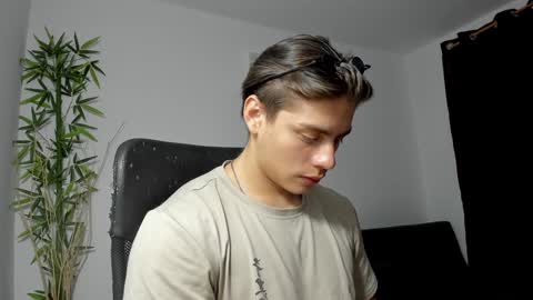 Snapshot of gio_russo chatting on February 9, 1:11 am GioRusso online show from February 9, 1:11 am