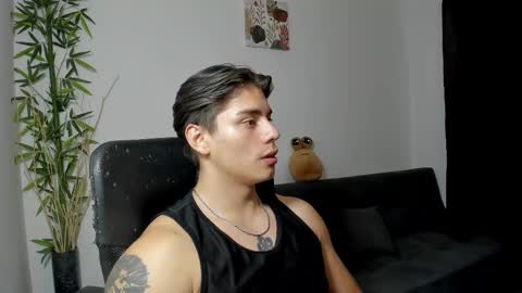 Snapshot of gio_russo chatting on February 12, 5:37 am GioRusso online show from February 12, 5:37 am