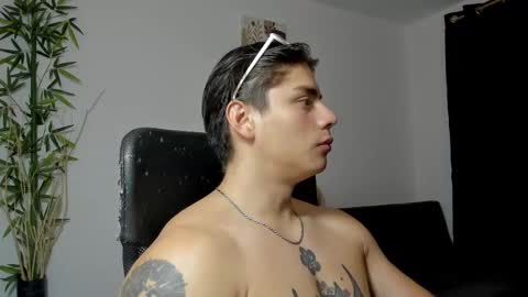 Snapshot of gio_russo chatting on February 16, 12:08 am GioRusso online show from February 16, 12:08 am