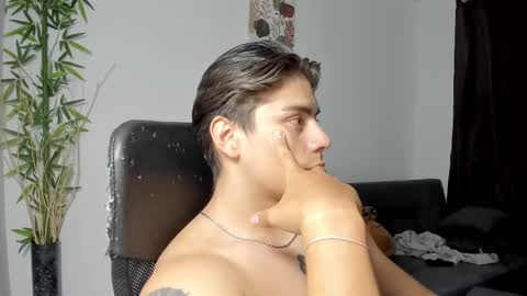 Snapshot of gio_russo chatting on February 19, 2:55 pm GioRusso online show from February 19, 2:55 pm