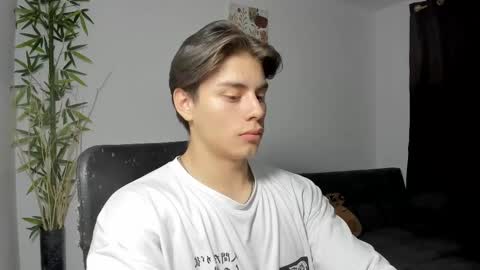 Snapshot of gio_russo chatting on February 21, 5:46 am GioRusso online show from February 21, 5:46 am