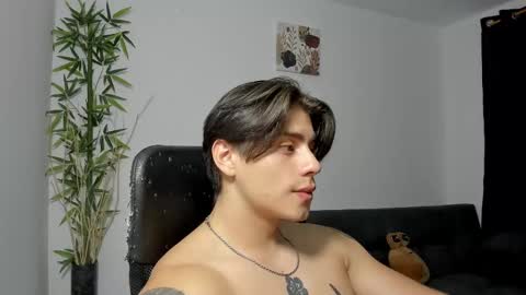 Snapshot of gio_russo chatting on February 22, 5:55 am GioRusso online show from February 22, 5:55 am